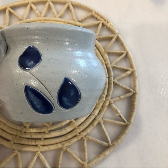 WILLIAMSBURG POTTERY Cobalt Blue Leaf Salt Glazed Stoneware Creamer Vtg - Picture 4 of 8